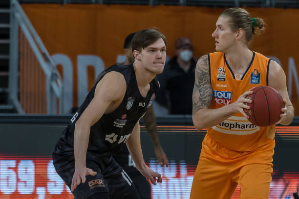 既保证了球 既保证了球